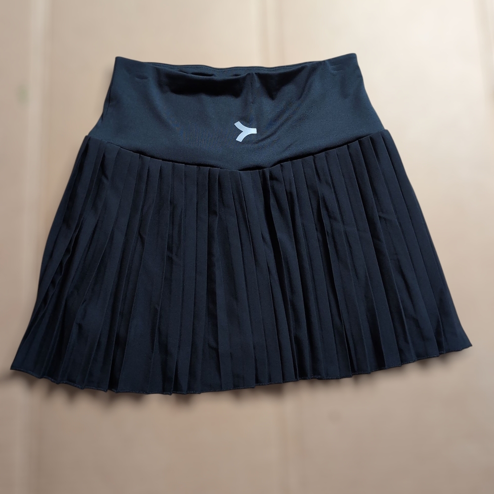 Onboard Black Pleated Sport Skirt